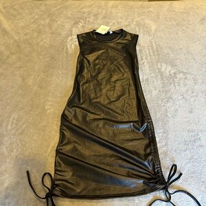 Elegant Black Sleeveless Dress